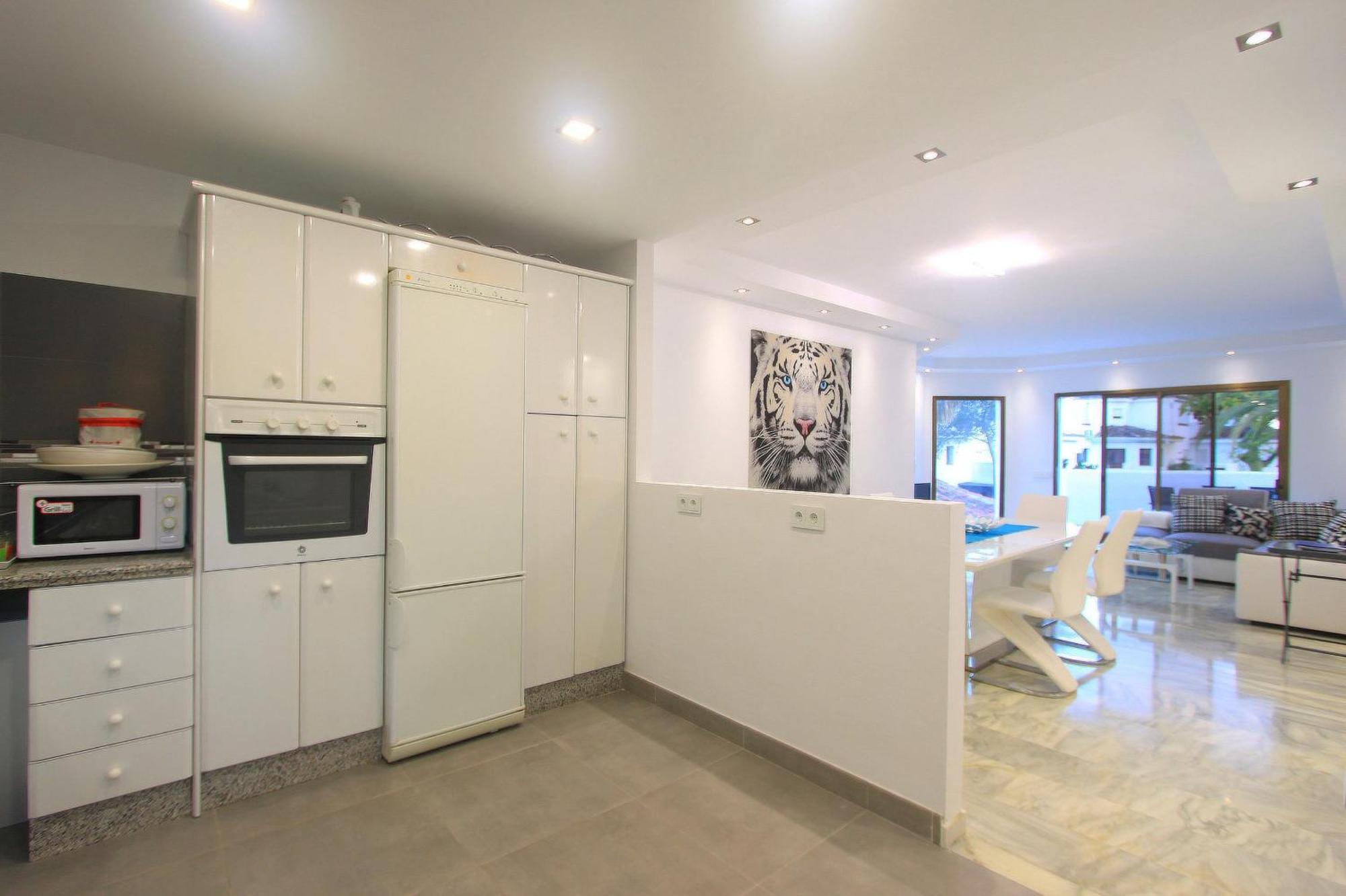 מארבלה 1108 Beachfront 2 Apartments With Roofterrace 80Mtrgt Beach 3 Pools מראה חיצוני תמונה