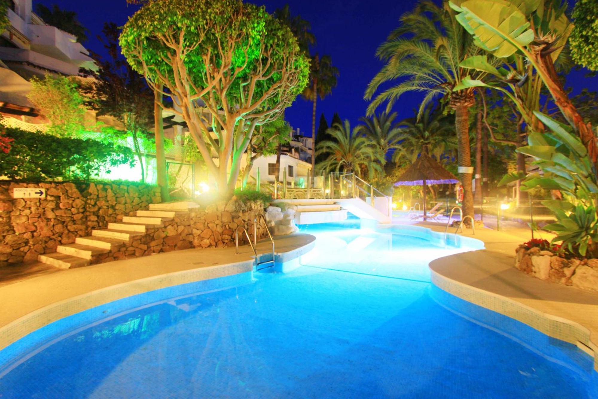 מארבלה 1108 Beachfront 2 Apartments With Roofterrace 80Mtrgt Beach 3 Pools מראה חיצוני תמונה