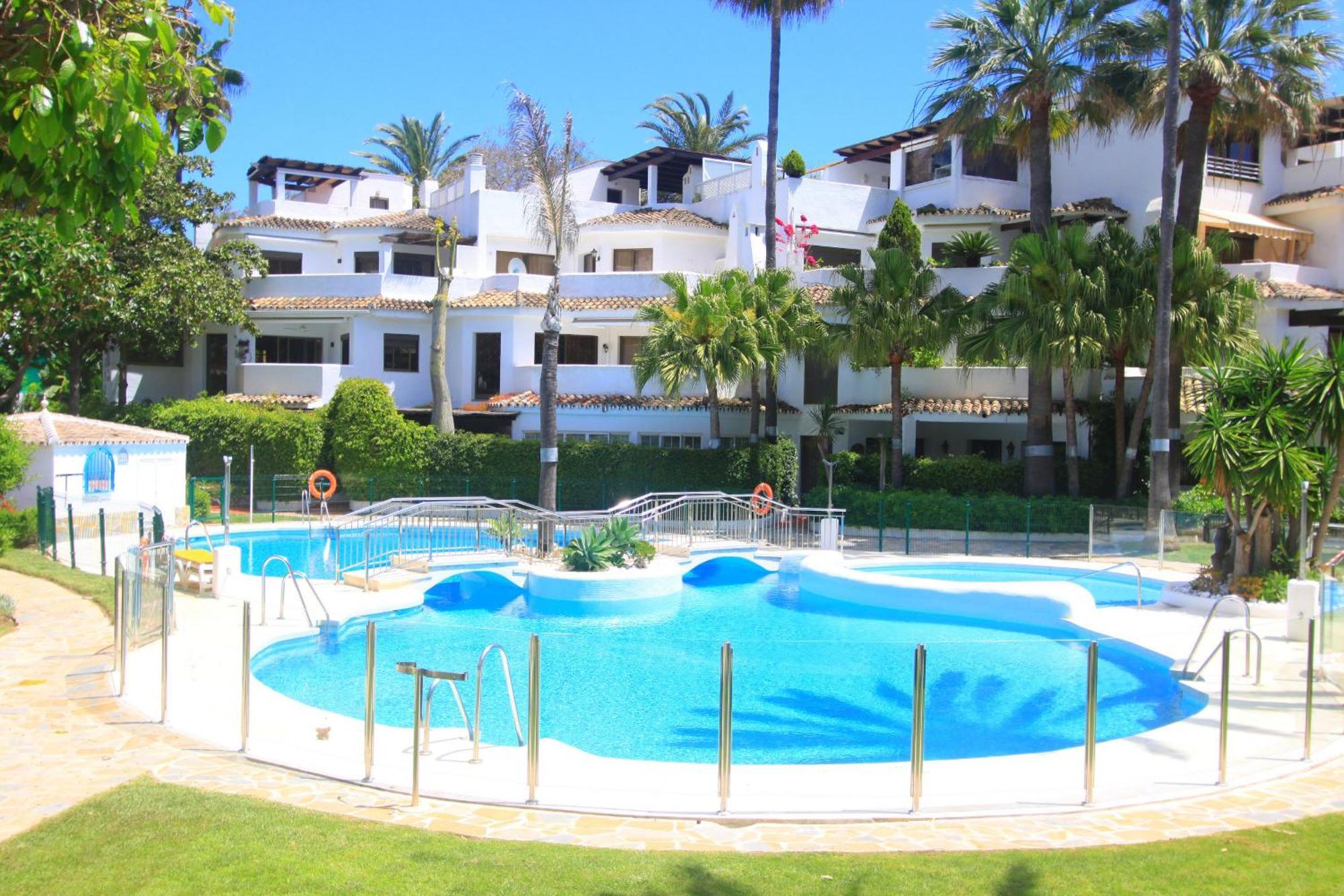 מארבלה 1108 Beachfront 2 Apartments With Roofterrace 80Mtrgt Beach 3 Pools מראה חיצוני תמונה