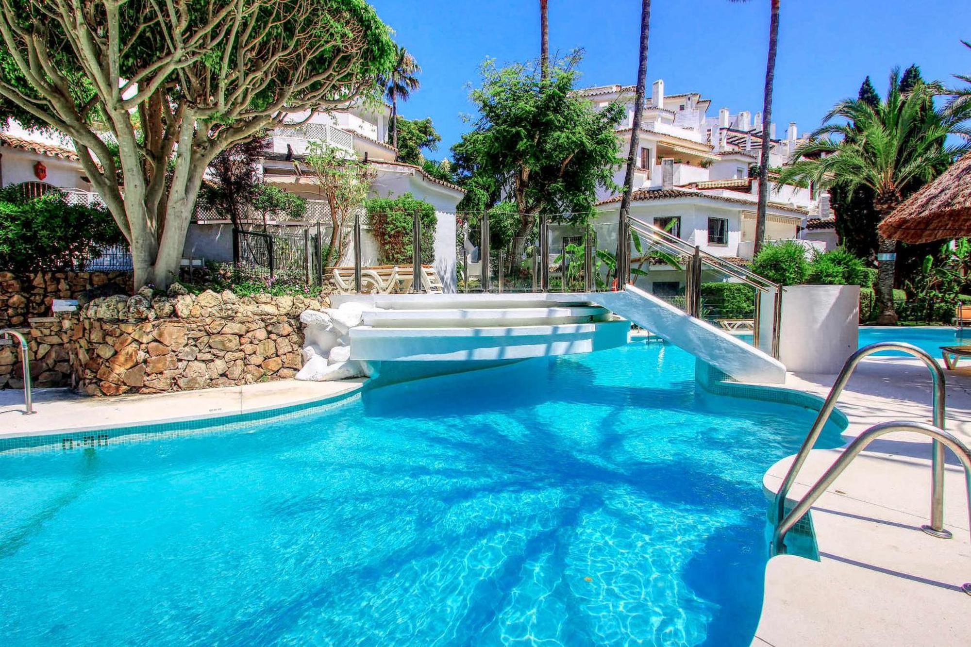 מארבלה 1108 Beachfront 2 Apartments With Roofterrace 80Mtrgt Beach 3 Pools מראה חיצוני תמונה